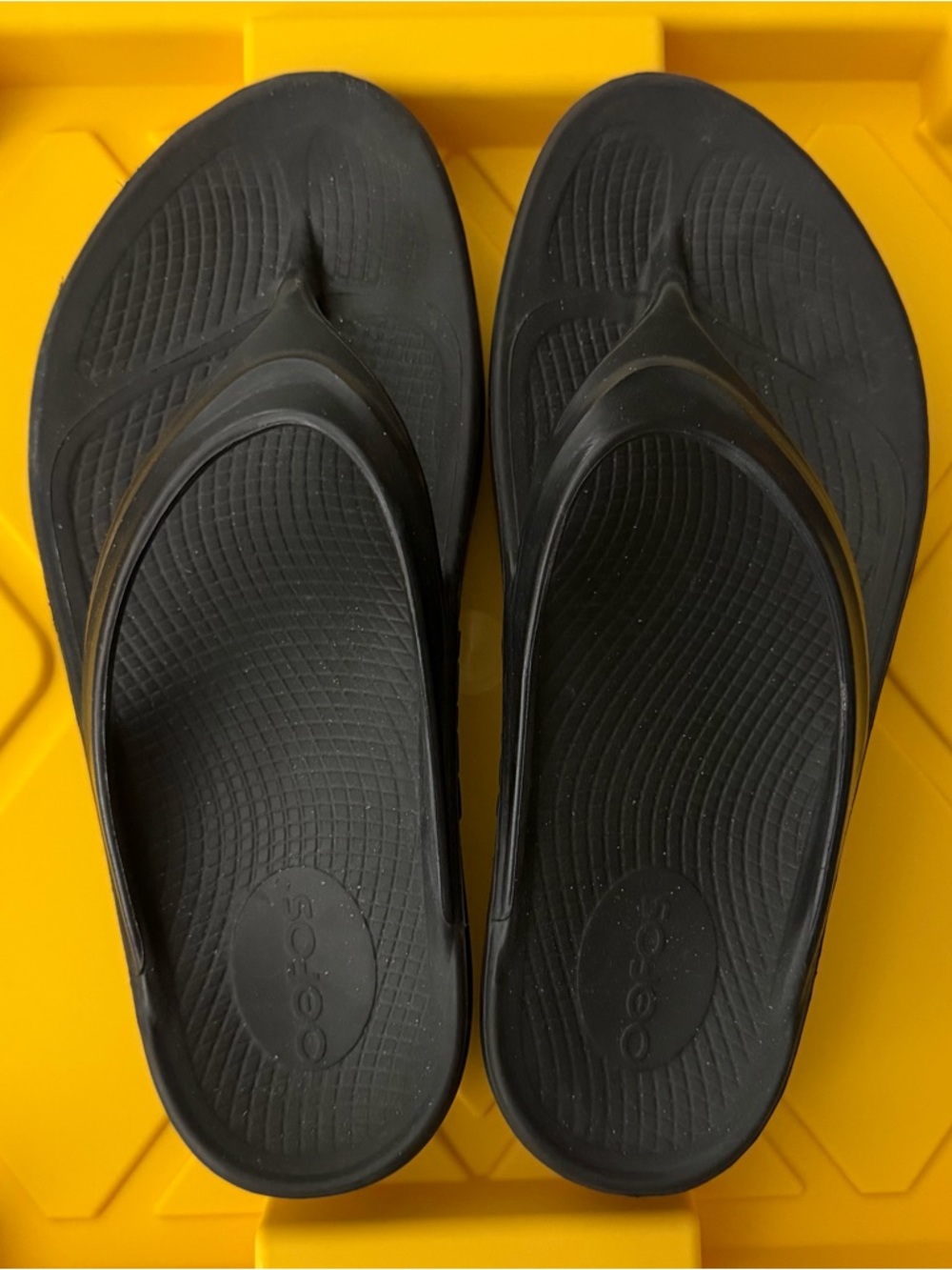 OOFOS Black Recovery Sole Sandals